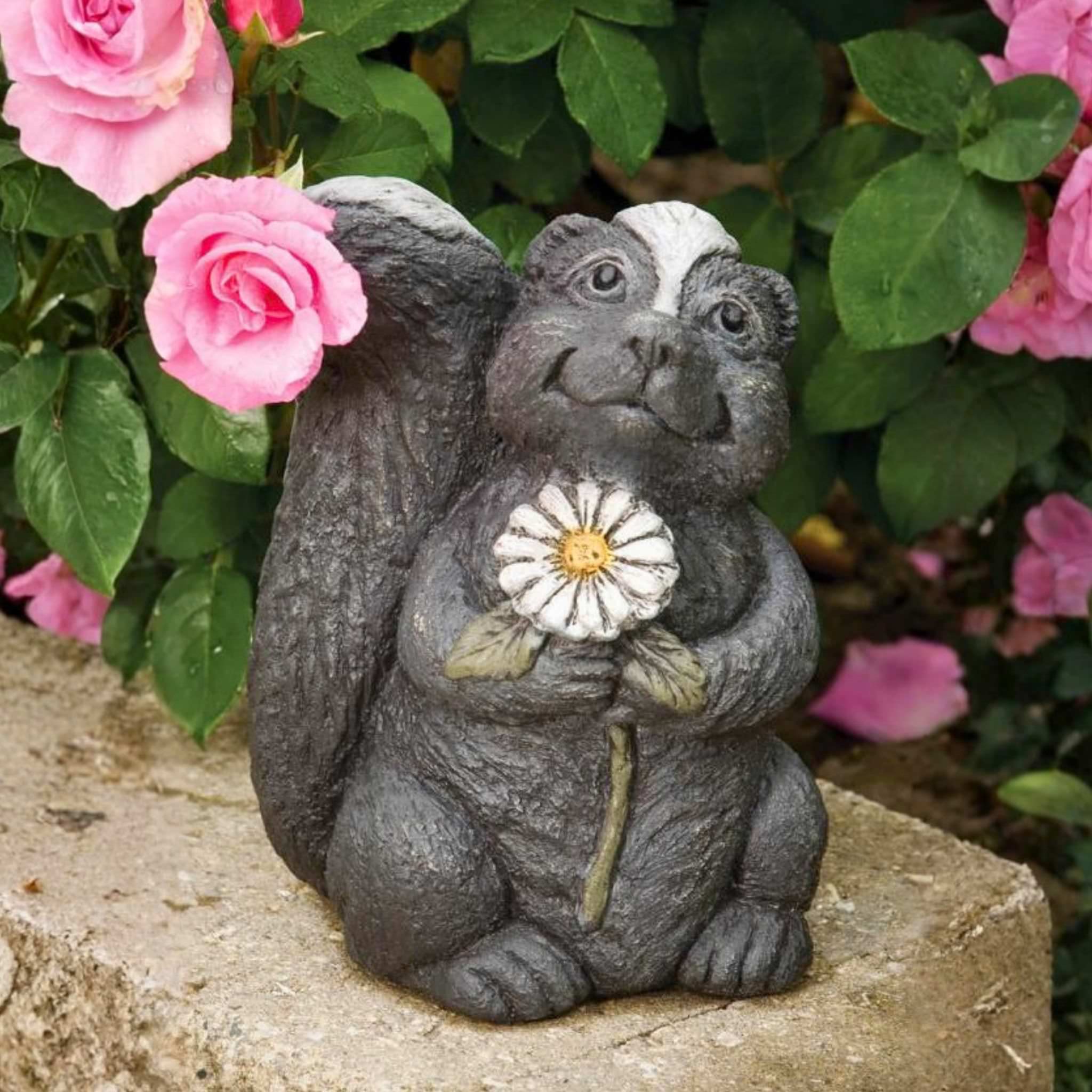 Sweet Sue Concrete Skunk Statue - Massarellis #2175
