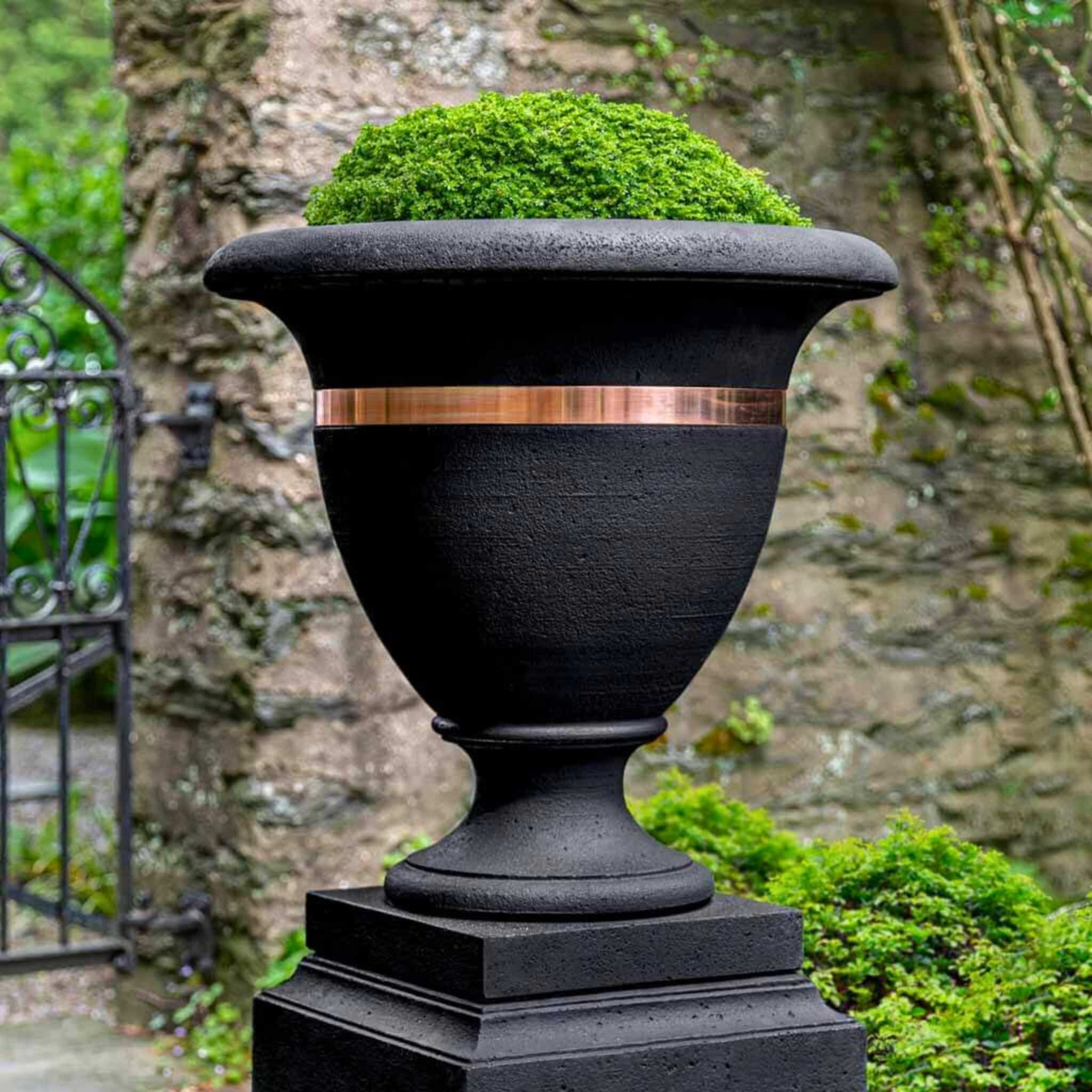 large copper pot planter Campania International Classic Copper Banded Urn, Nero Nuovo / Large