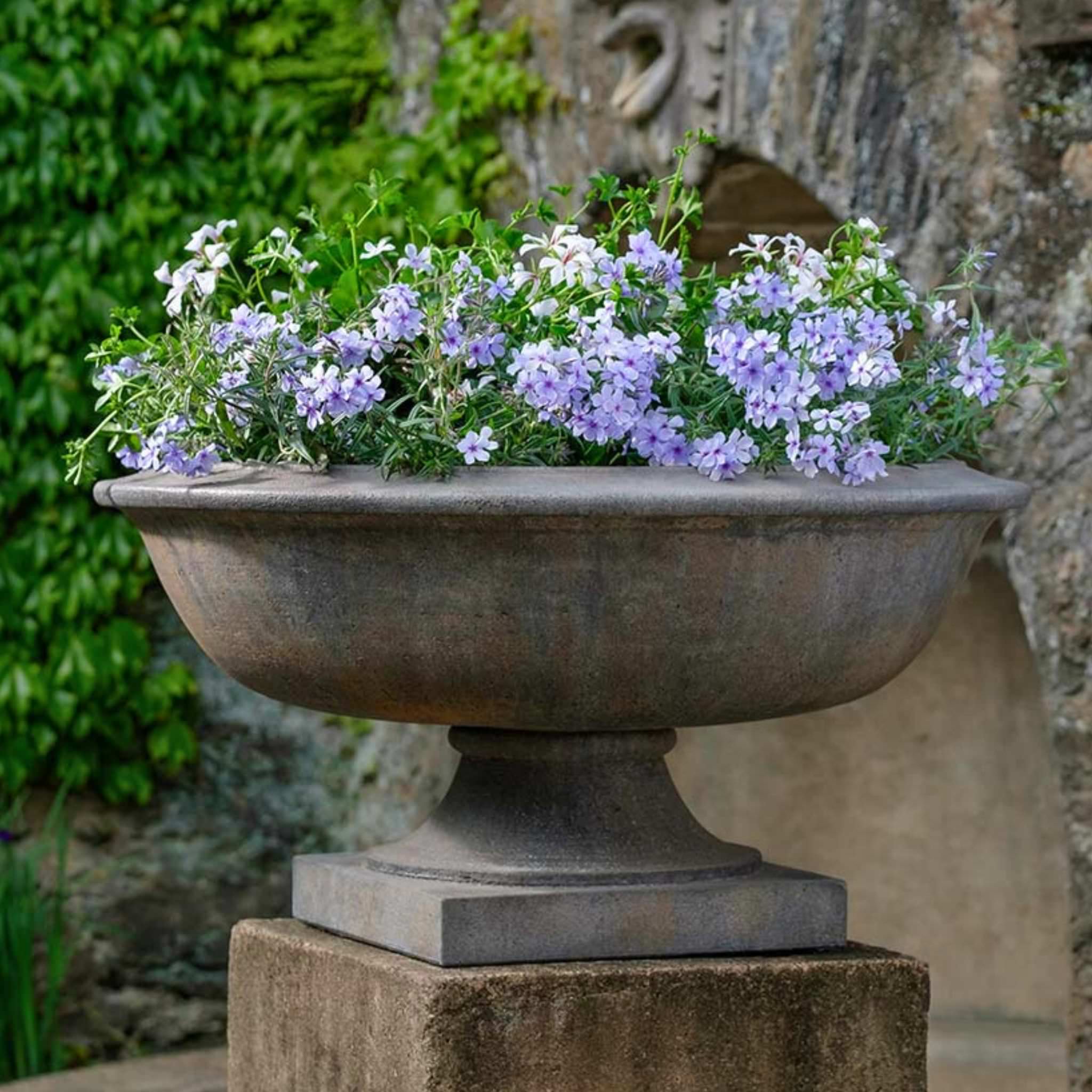 Apsley Large Urn Planters - Campania P972 P971