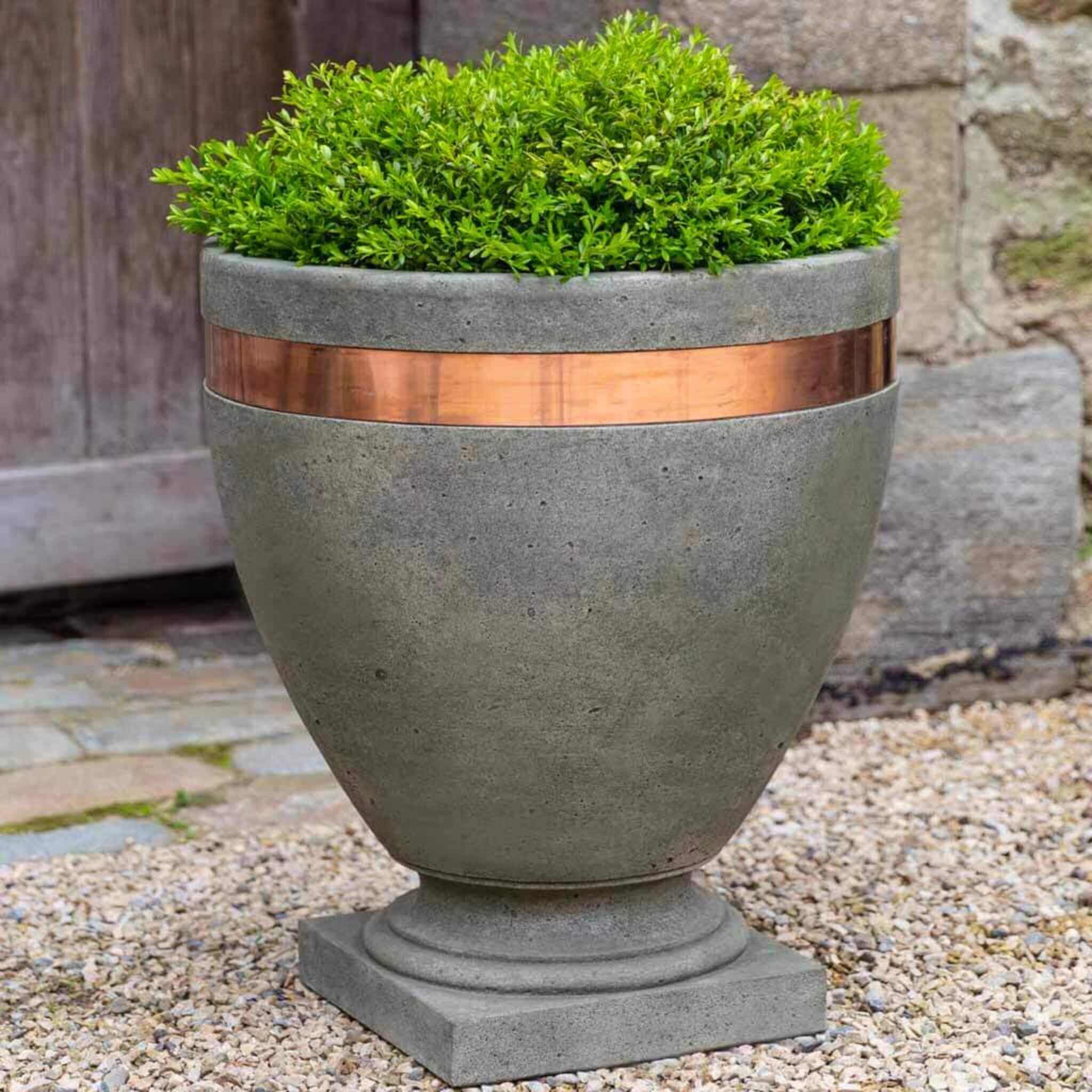 Moderne Copper Banded Concrete Planter - Campania #P783
