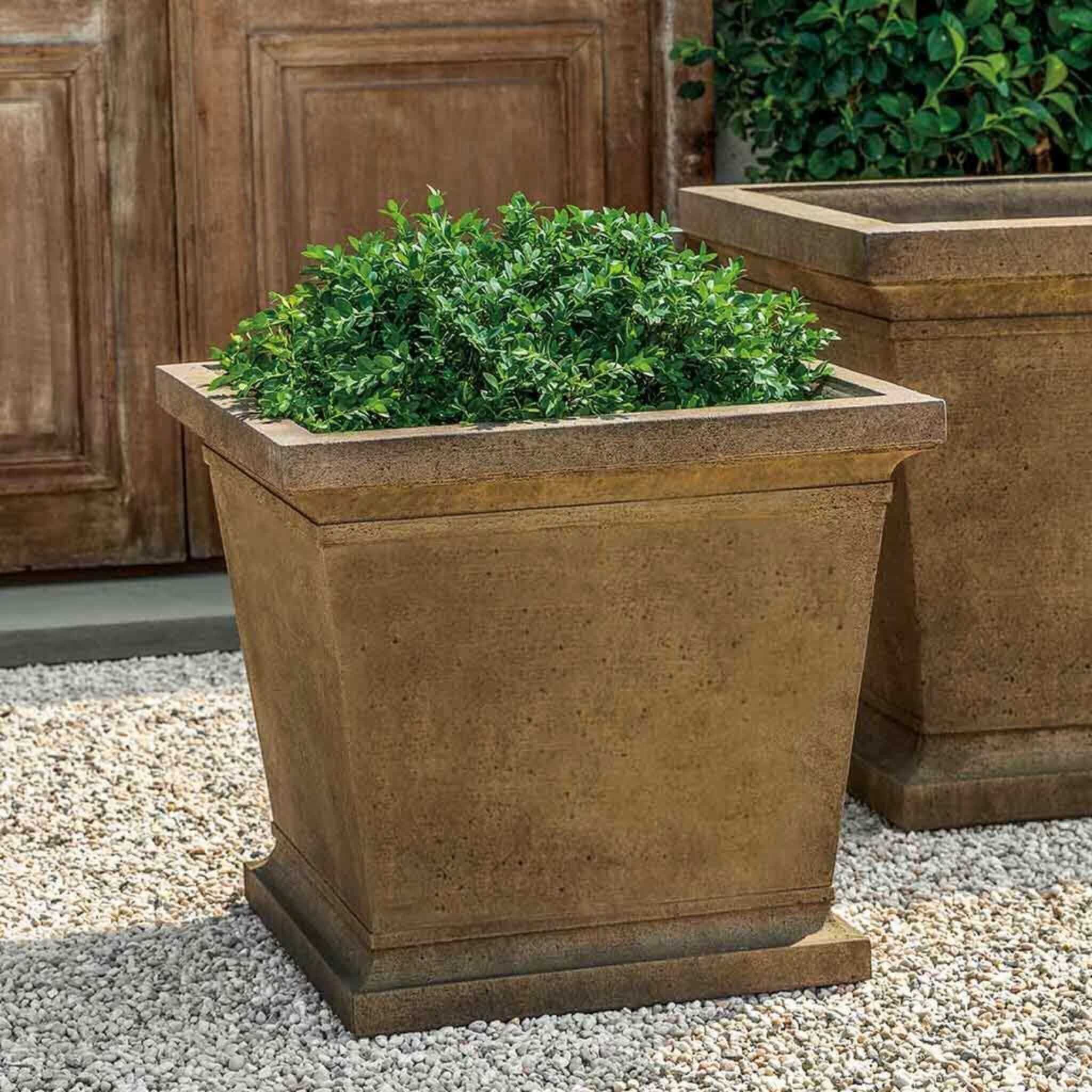 Madison Concrete Planter - Campania #P873