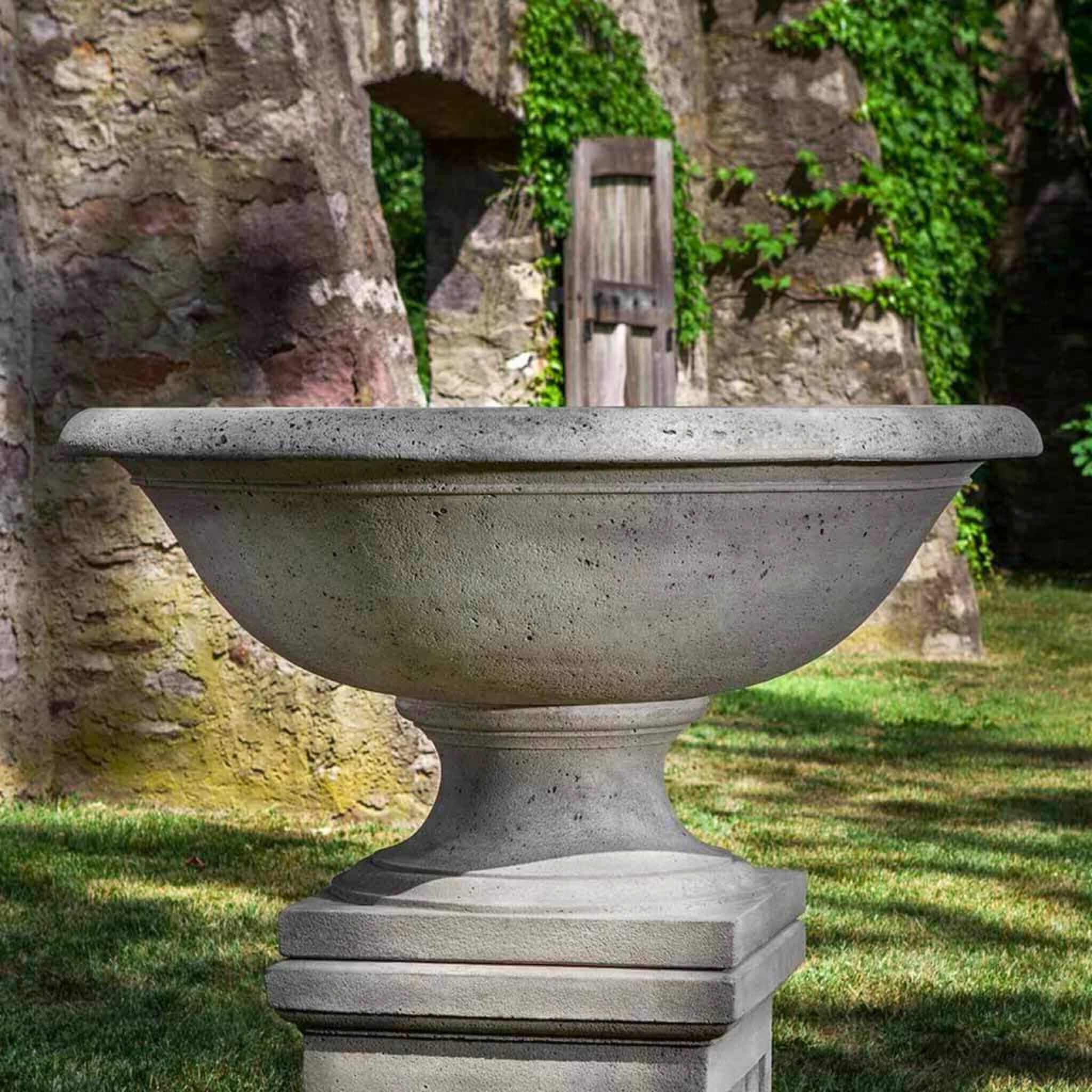Monteros Concrete Urn Planter - Campania #P711