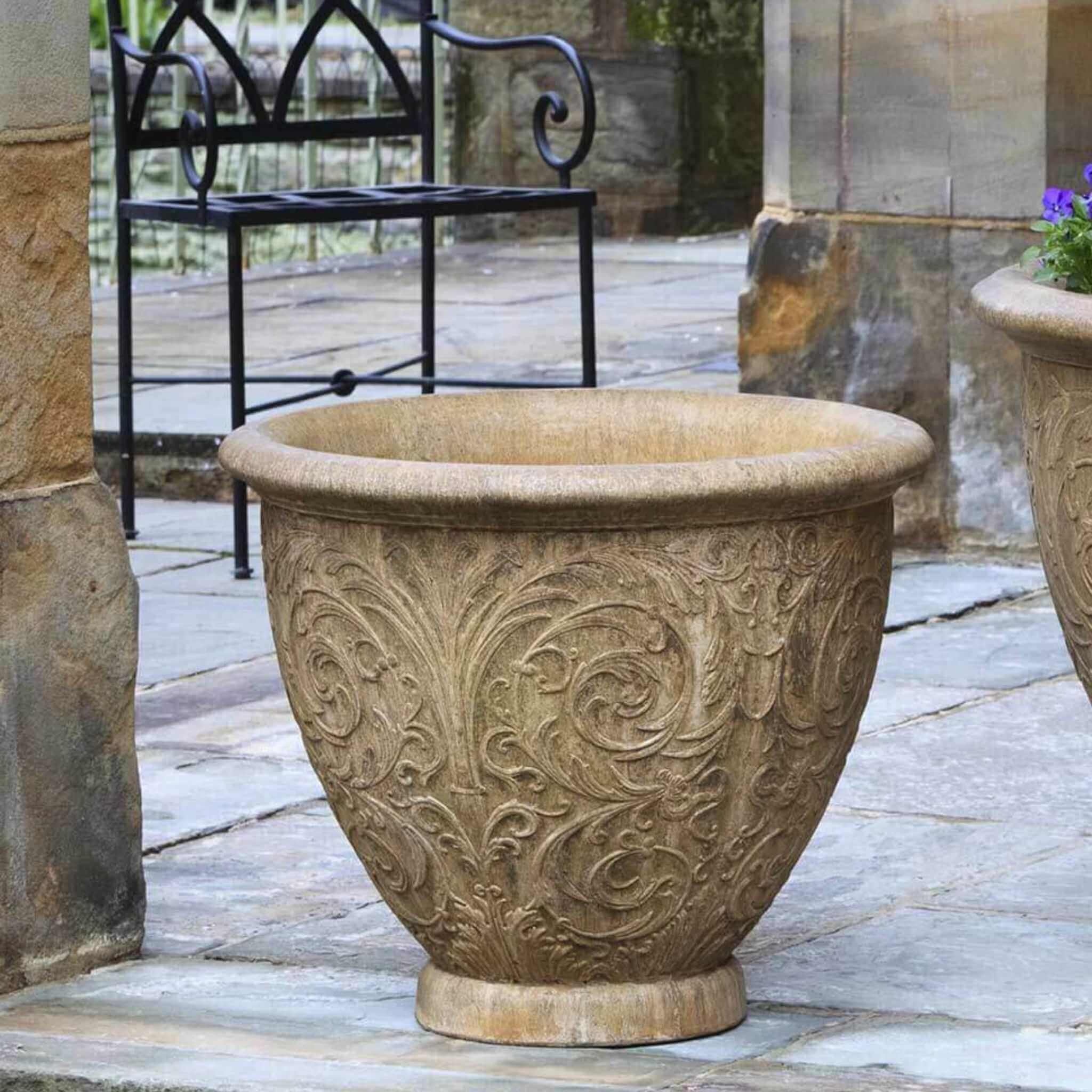 Arabesque Medium Concrete Planter - Campania #P517