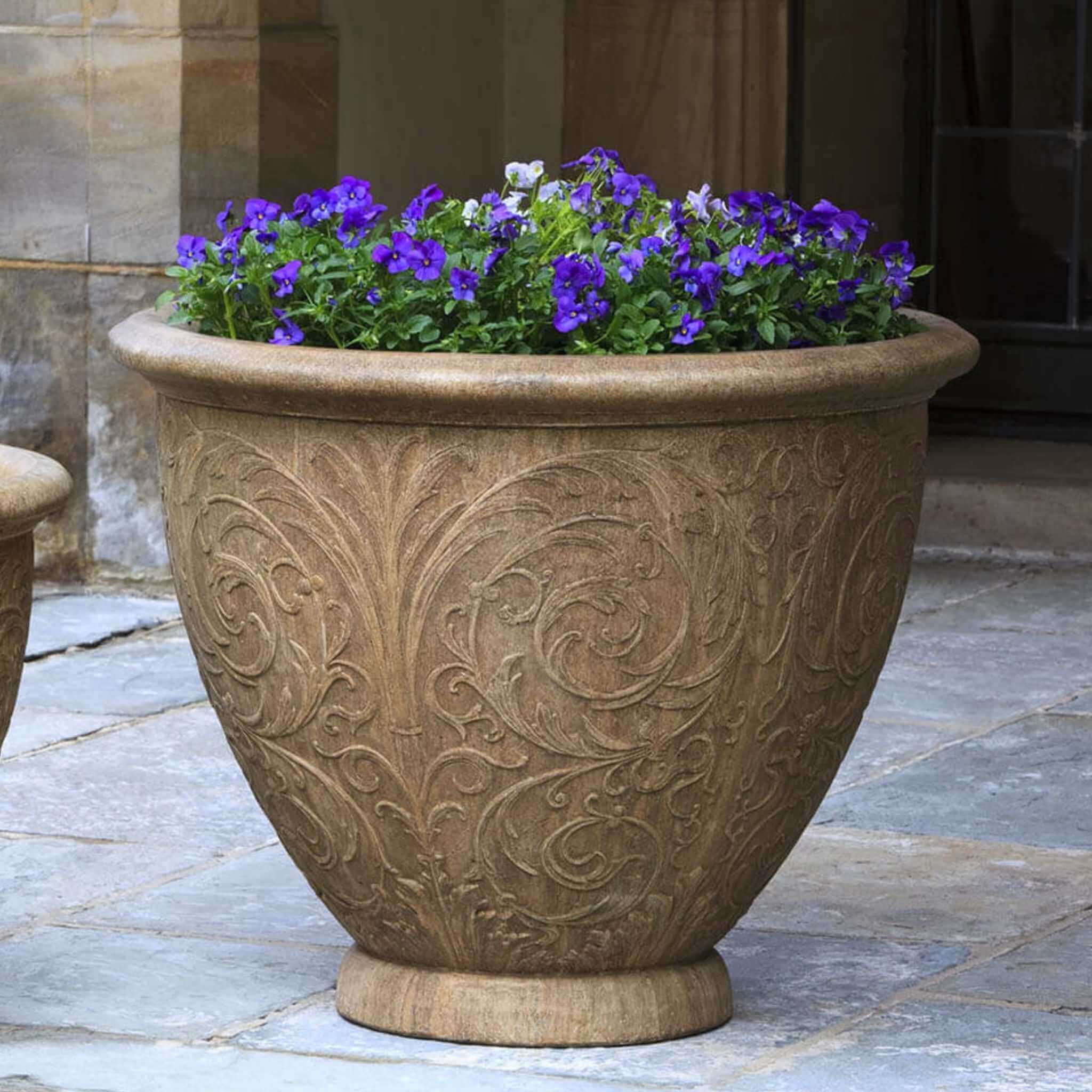 Arabesque Large Concrete Planter - Campania #P516