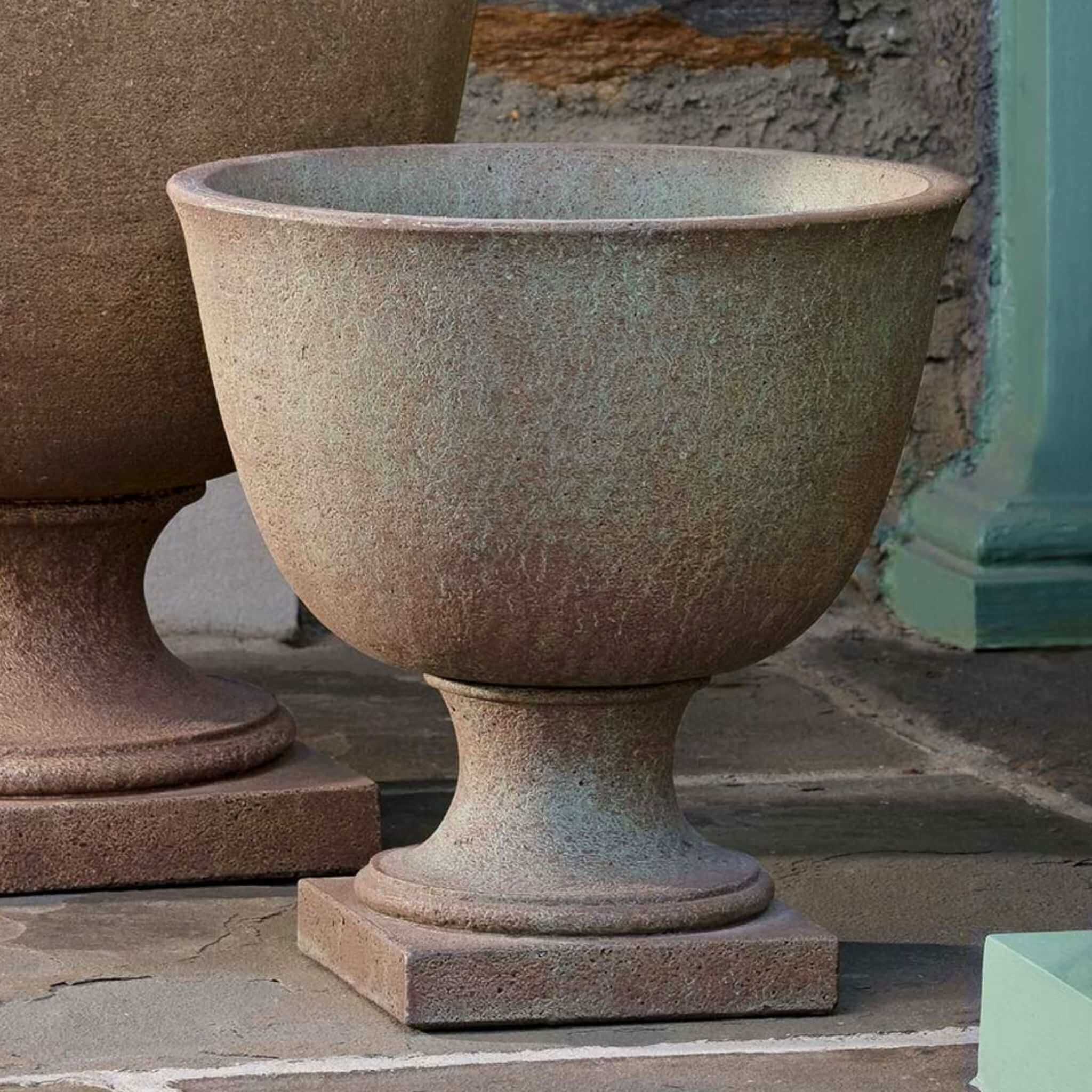 Hampstead Large Concrete Urn Planter - Campania #P957