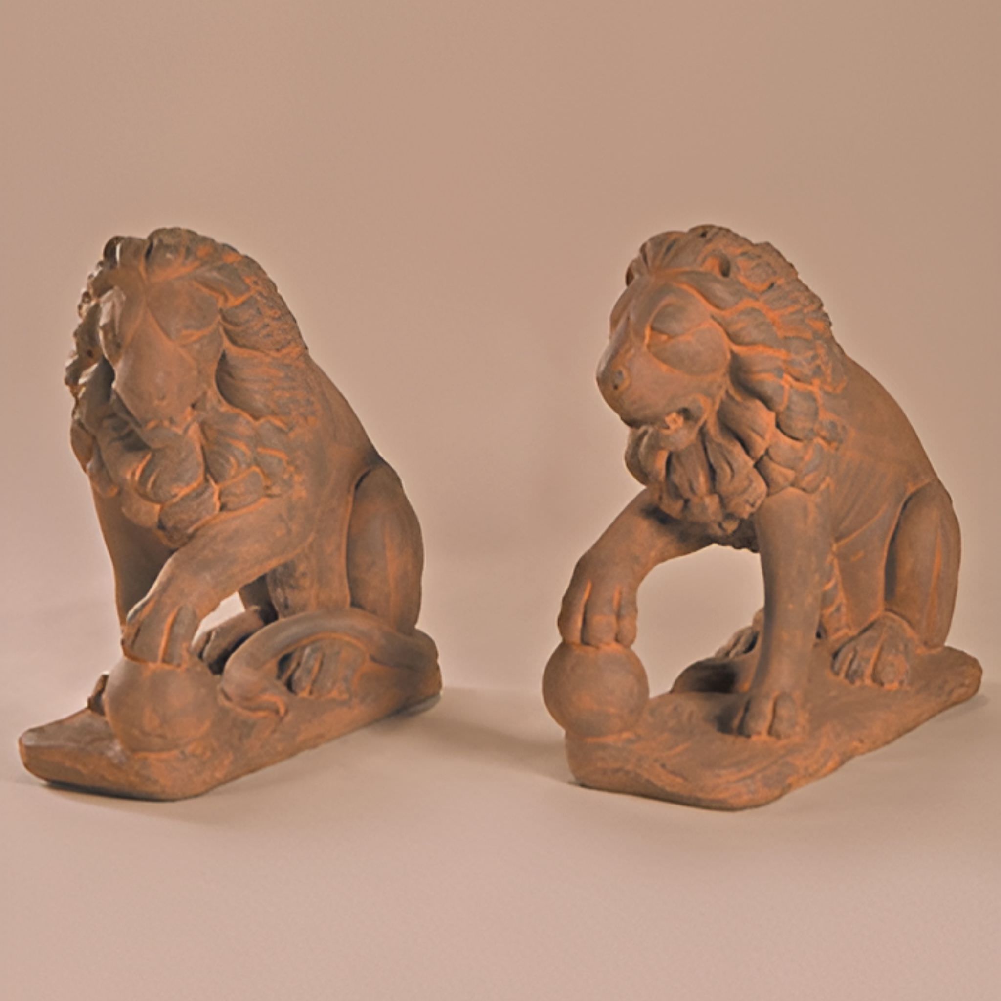 Lion with Ball Plumbed Concrete Statue - Fiore #544