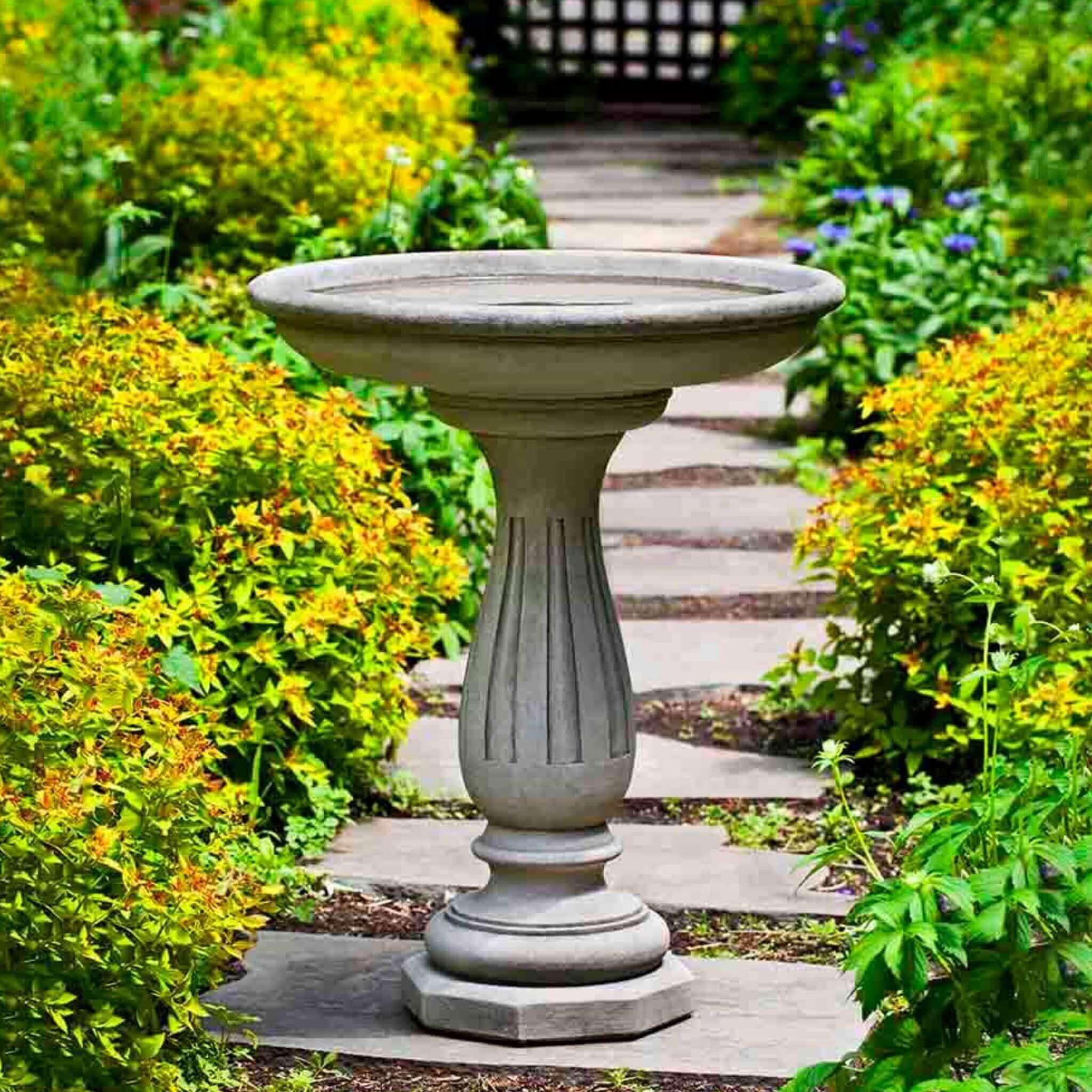 Wyndmoor Concrete Bird Bath - Campania #B156
