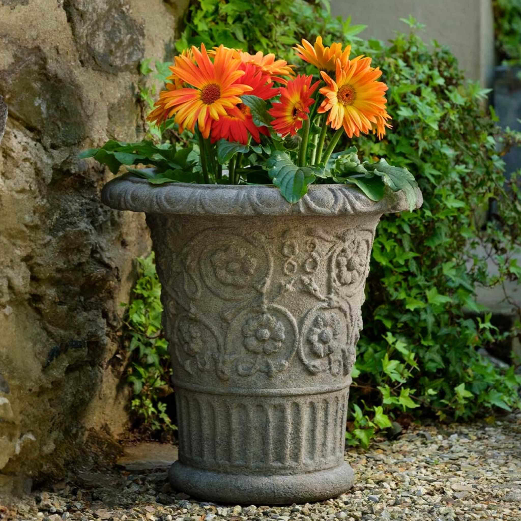 Minerva Concrete Planter - Campania #P982