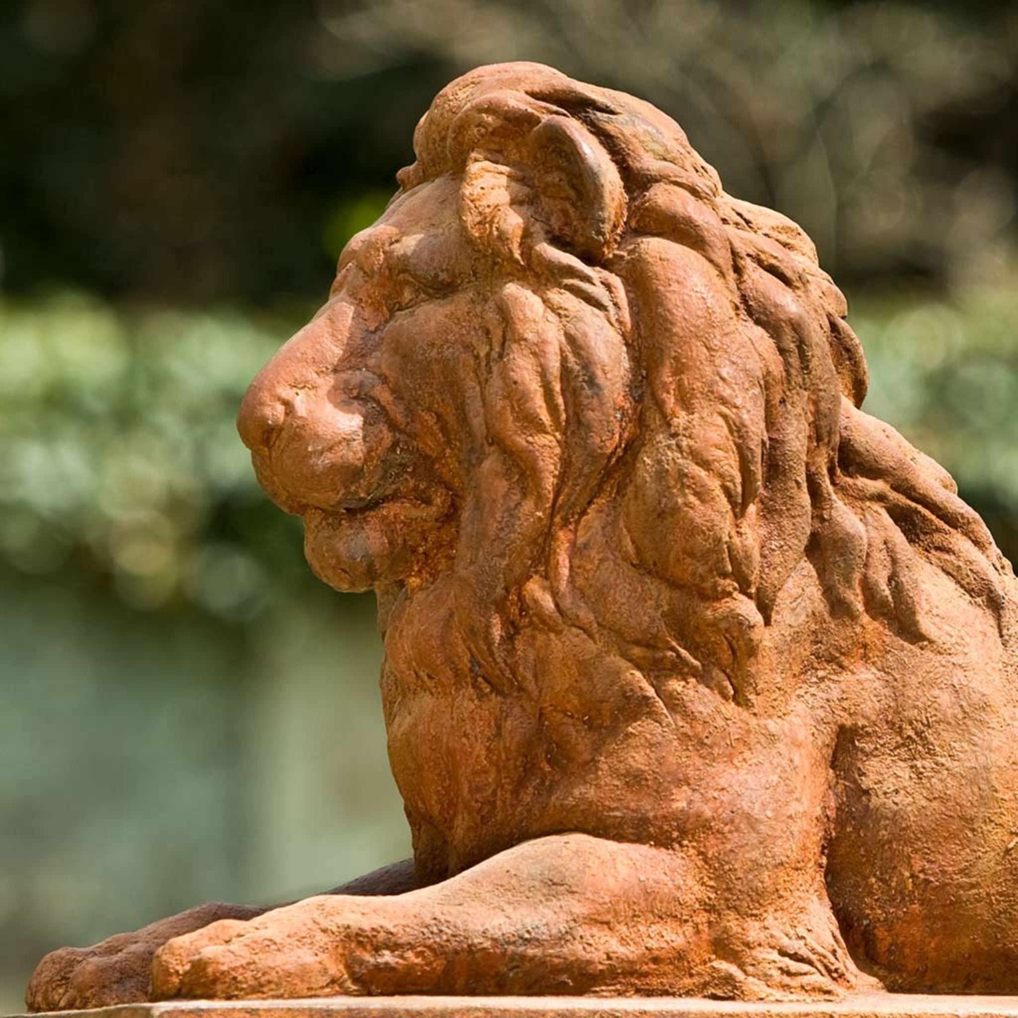 Classic Lion Concrete Garden Statue - Campania #A405