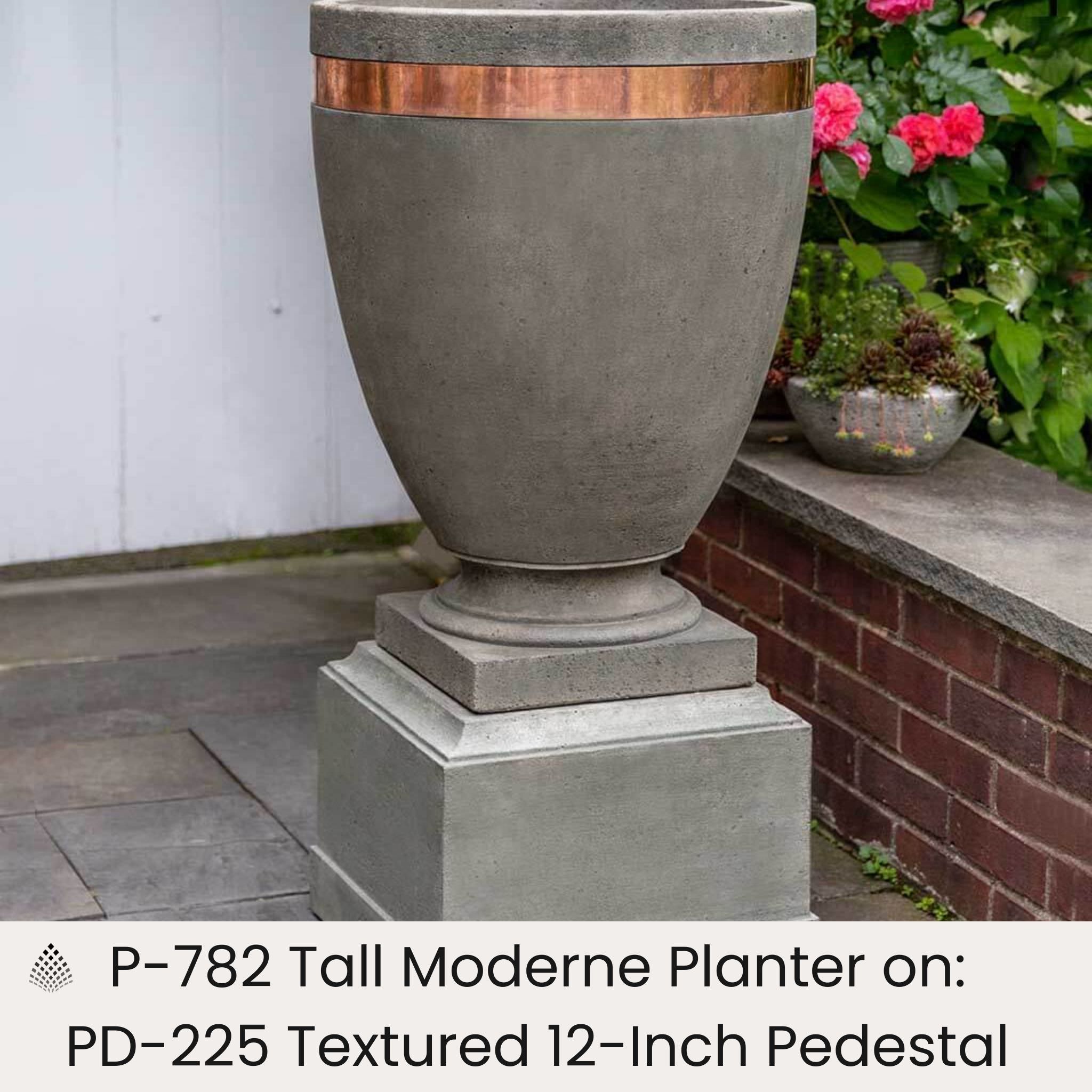 Moderne Copper Banded Concrete Planters - Campania