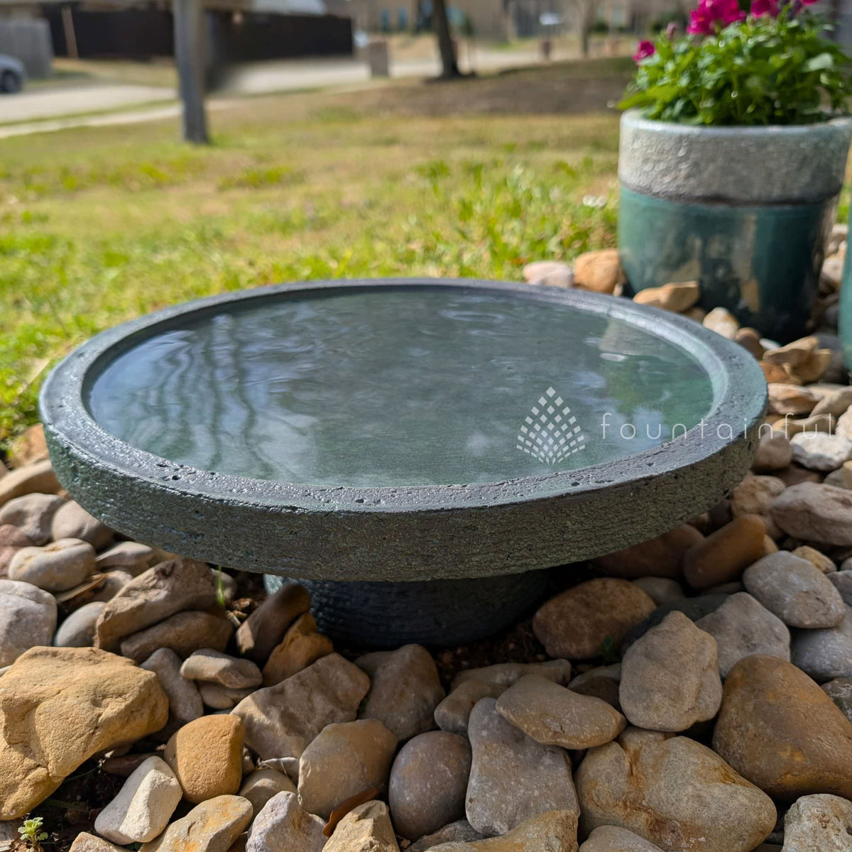 Roxie Concrete Bird Bath - Campania #B205