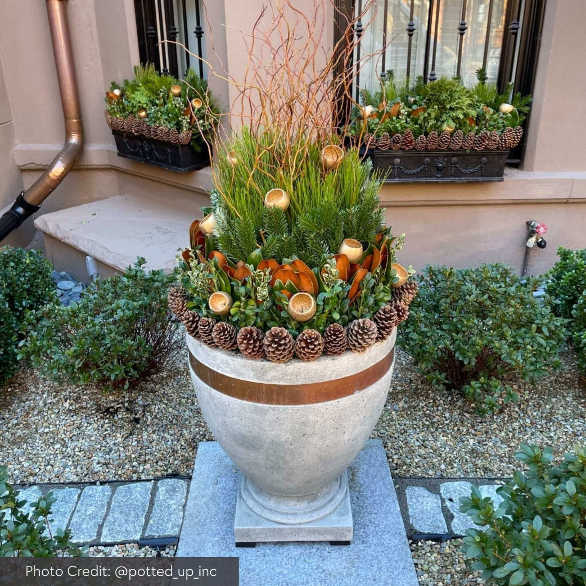 Moderne Copper Banded Concrete Planter - Campania #P783