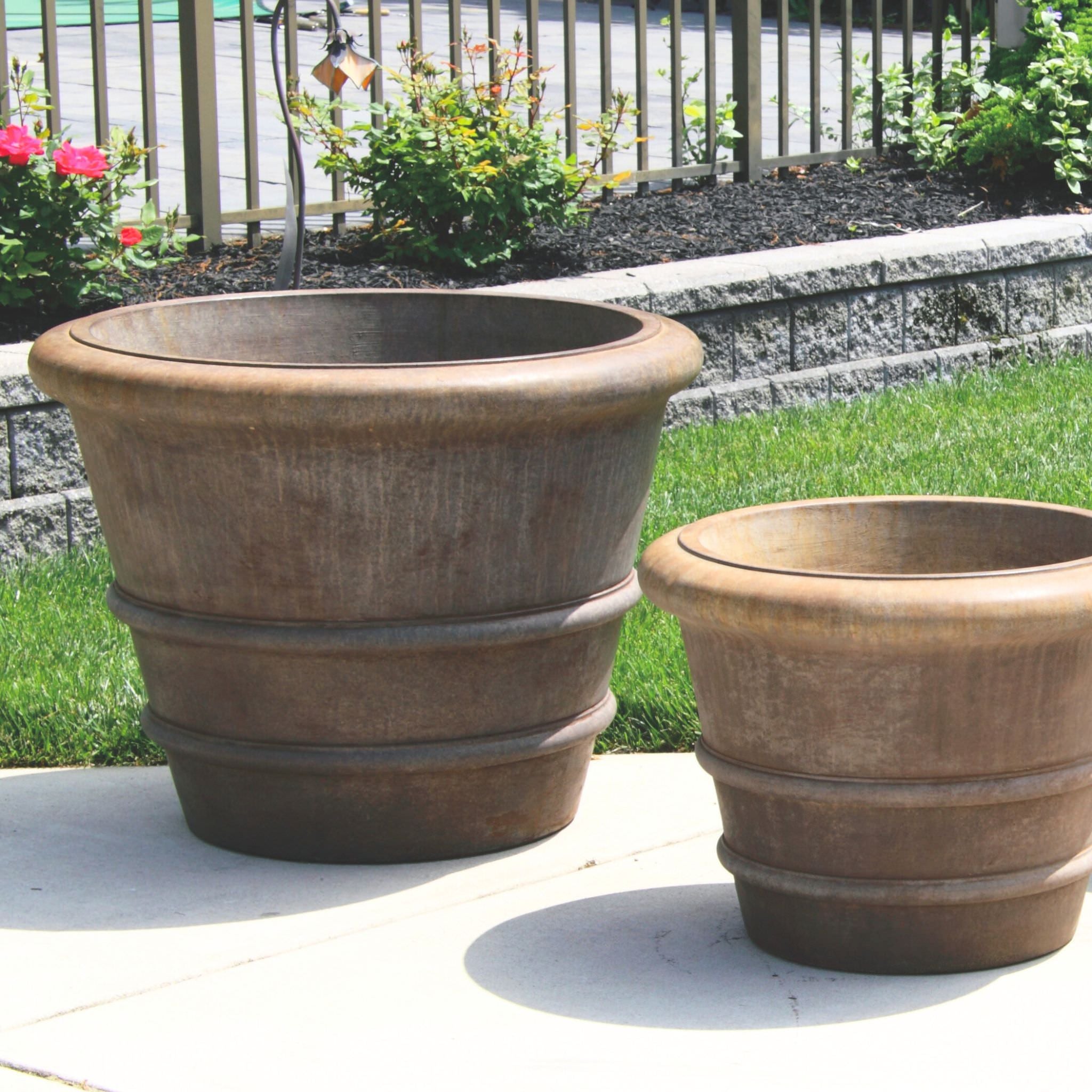 Cambridge Round Concrete Planters