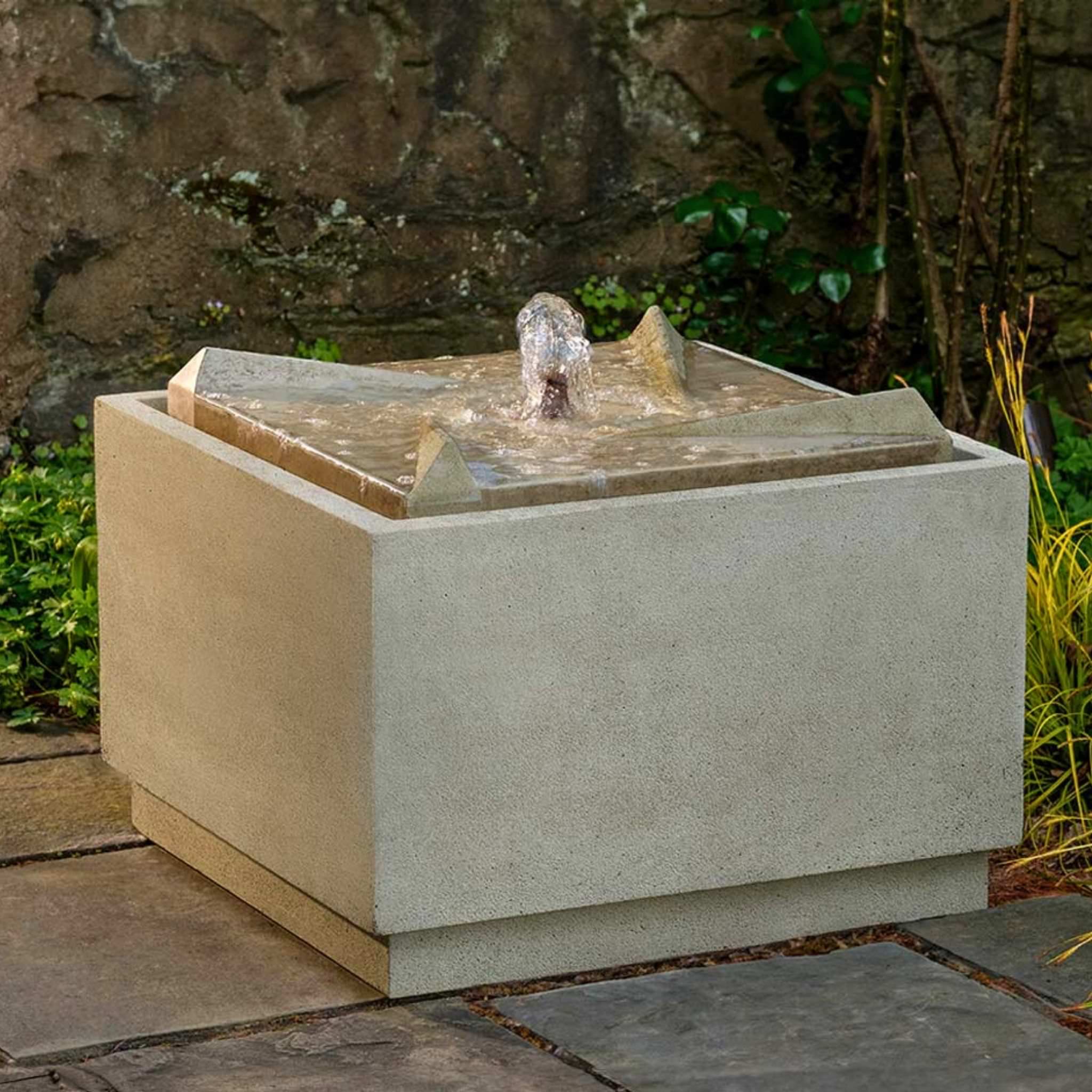 Parallax Concrete Fountain - Campania #FT430