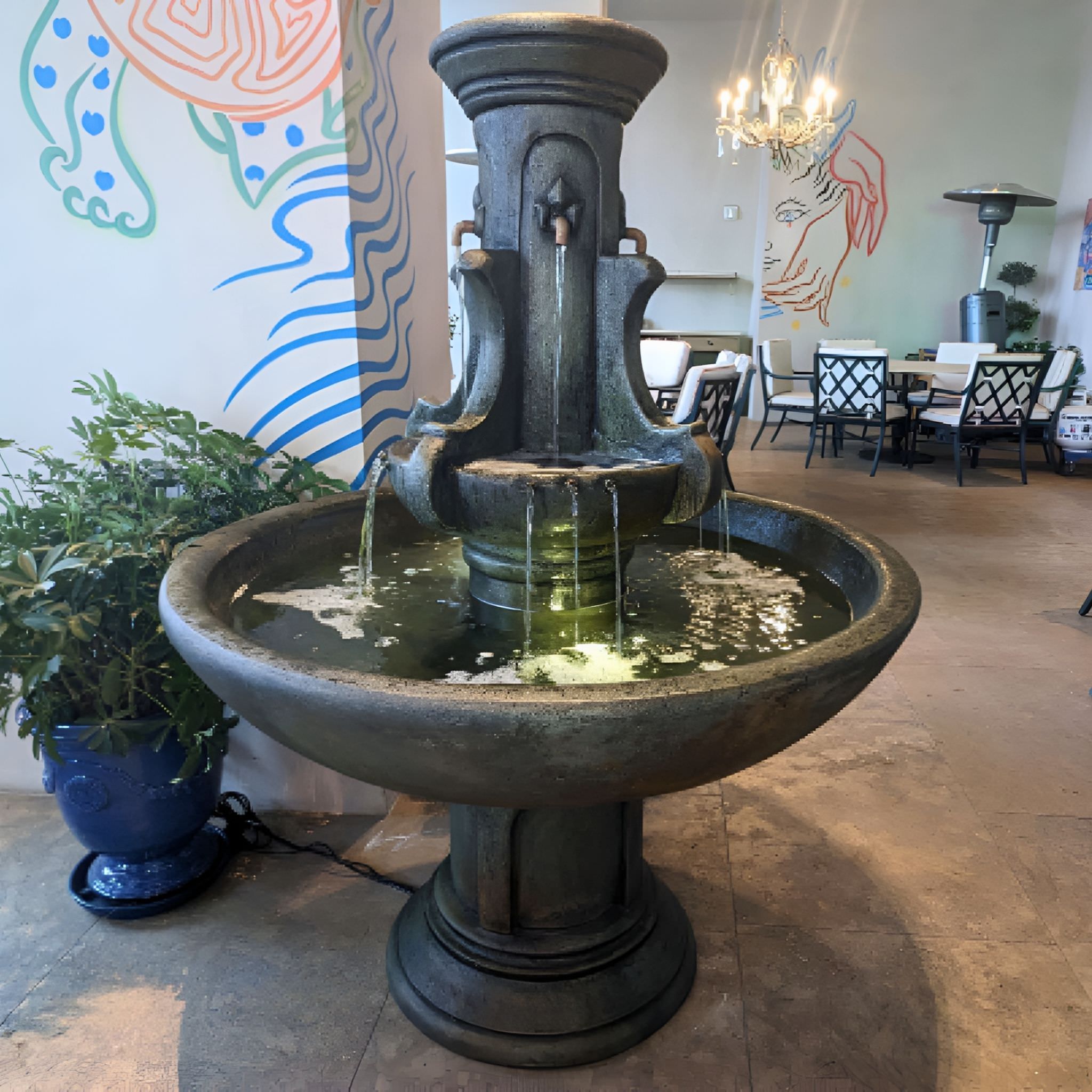 Courtyard Fleur de Lis Concrete Fountain - Fiore #LG156