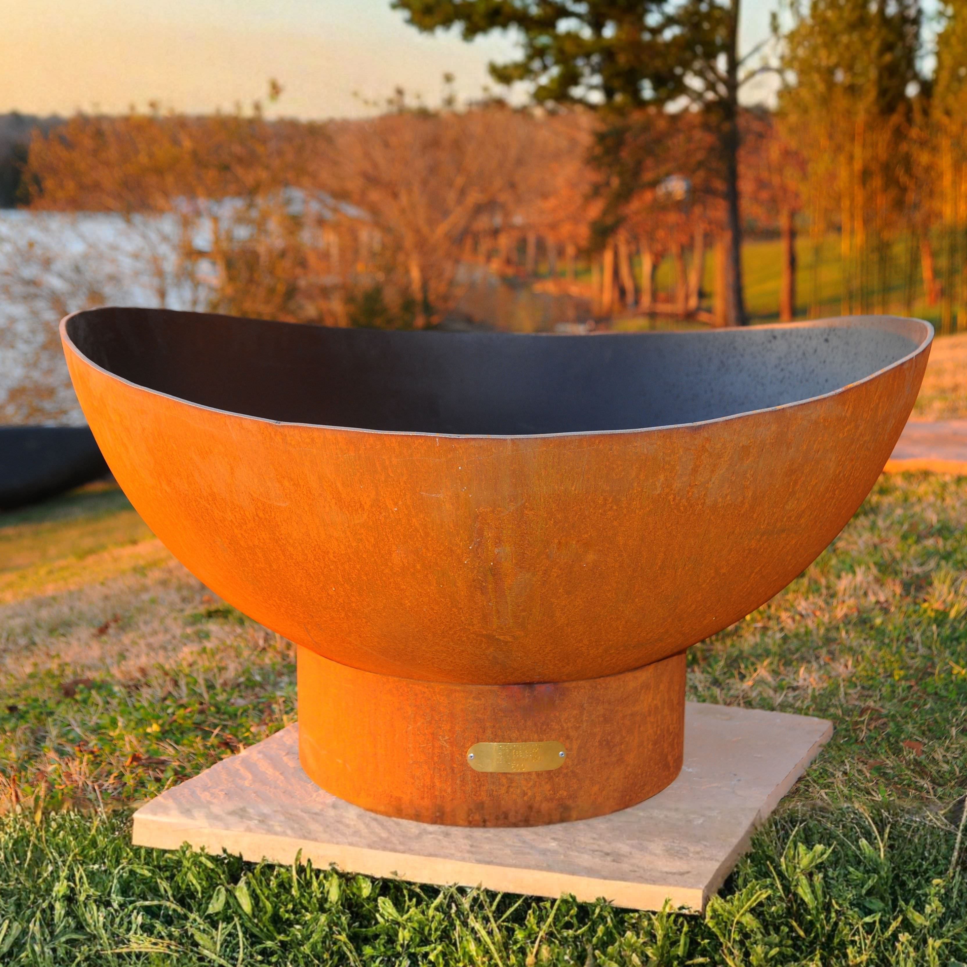 Scallop/Tidal Gas Fire Pit in Steel