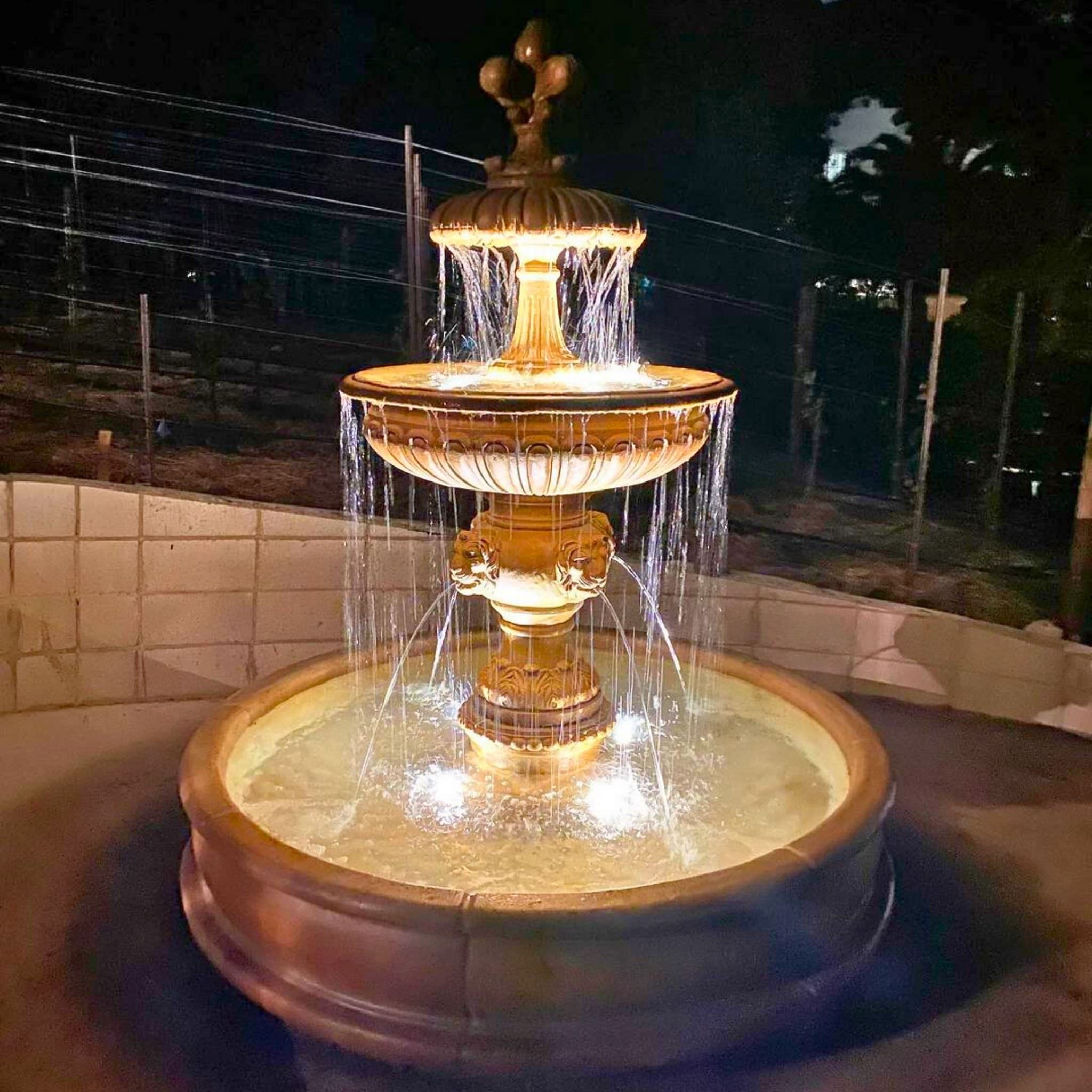 Piazza Veneta Concrete Pond Fountain - Giannini