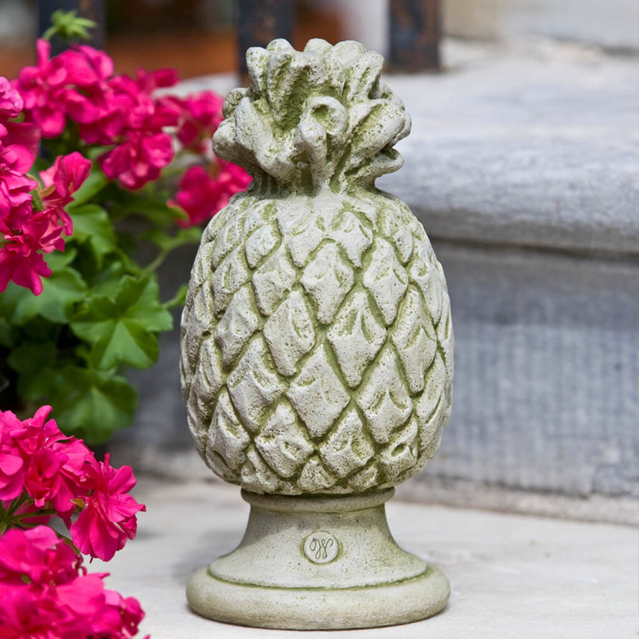 Williamsburg Pineapple Concrete Finial Statue - Campania #S314