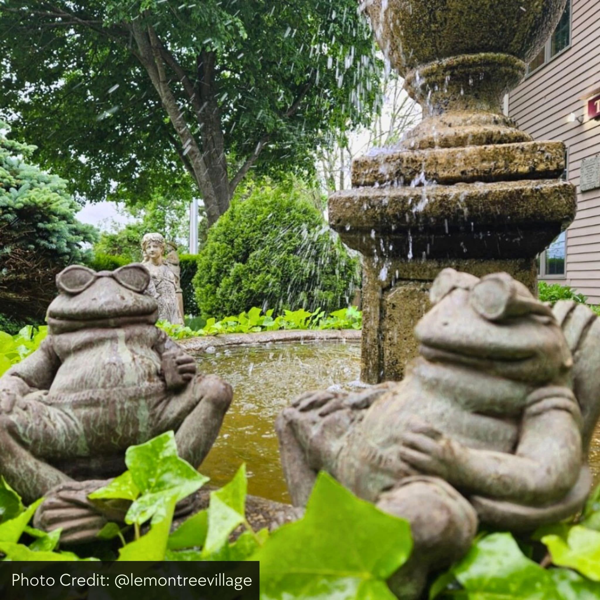 Bud on the Beach Statue - Thumbnail 5