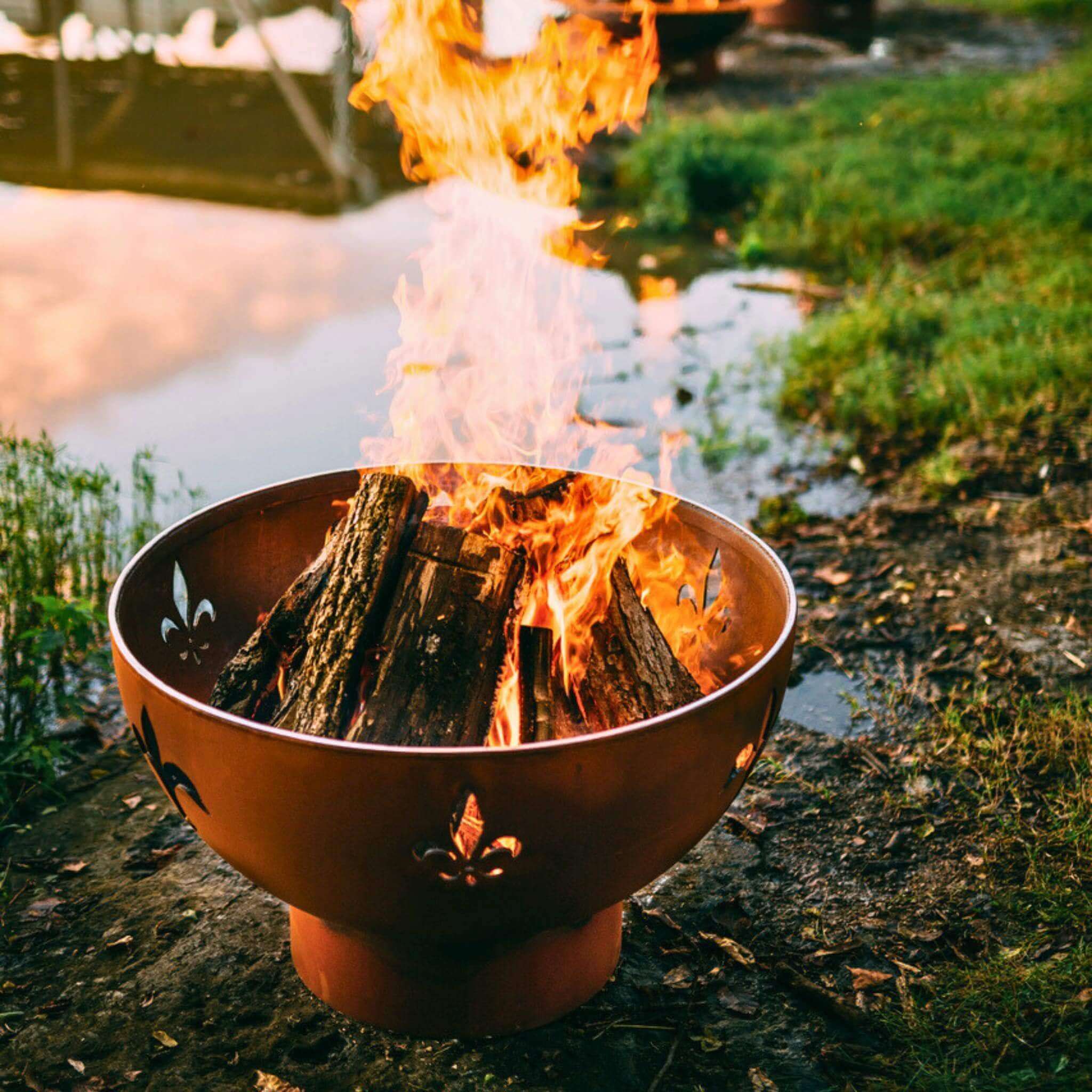 "Fleur de Lis" Wood Burning Fire Pit in Steel - Fire Pit Art