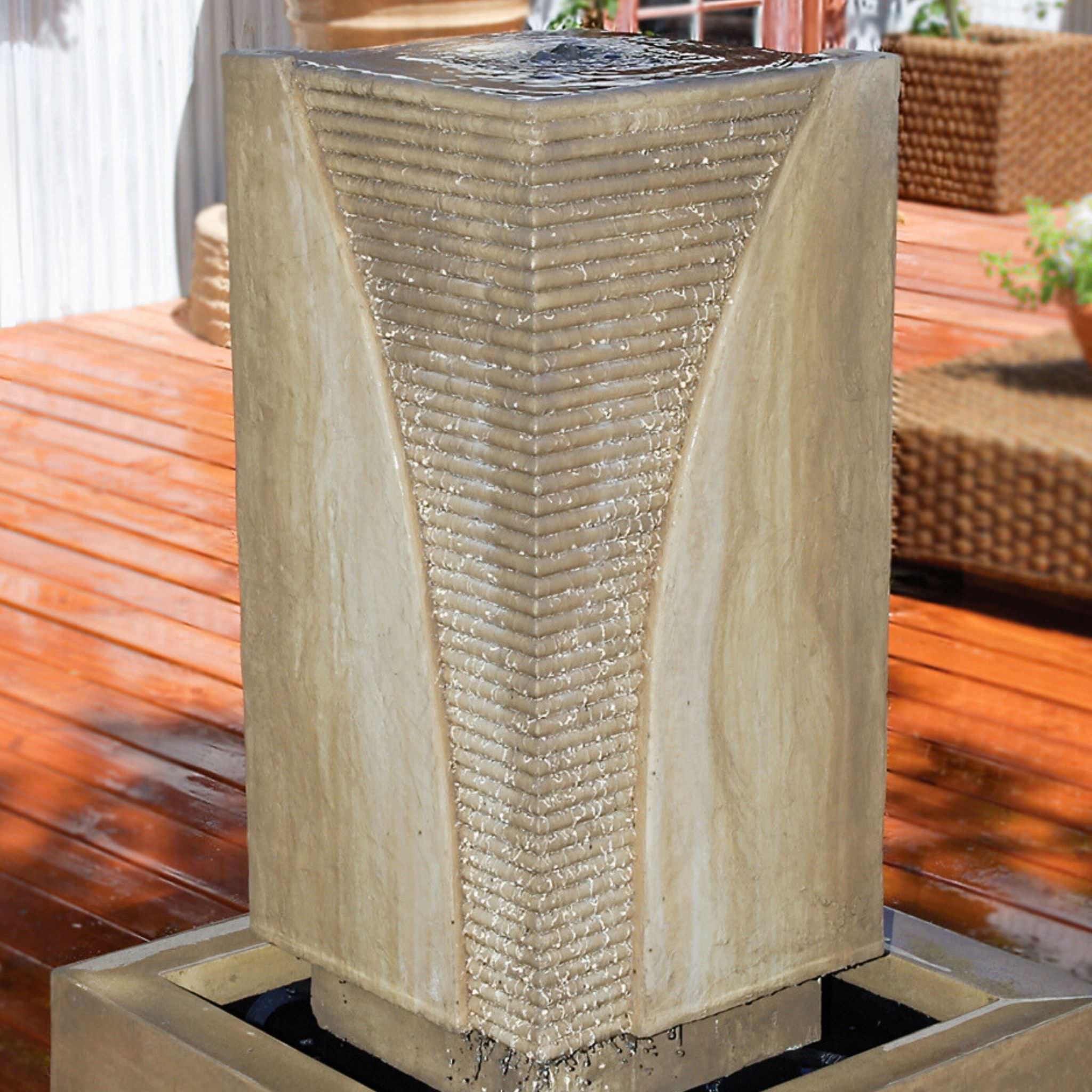 Ribbed Monolith Concrete Fountain - GIST Fountains