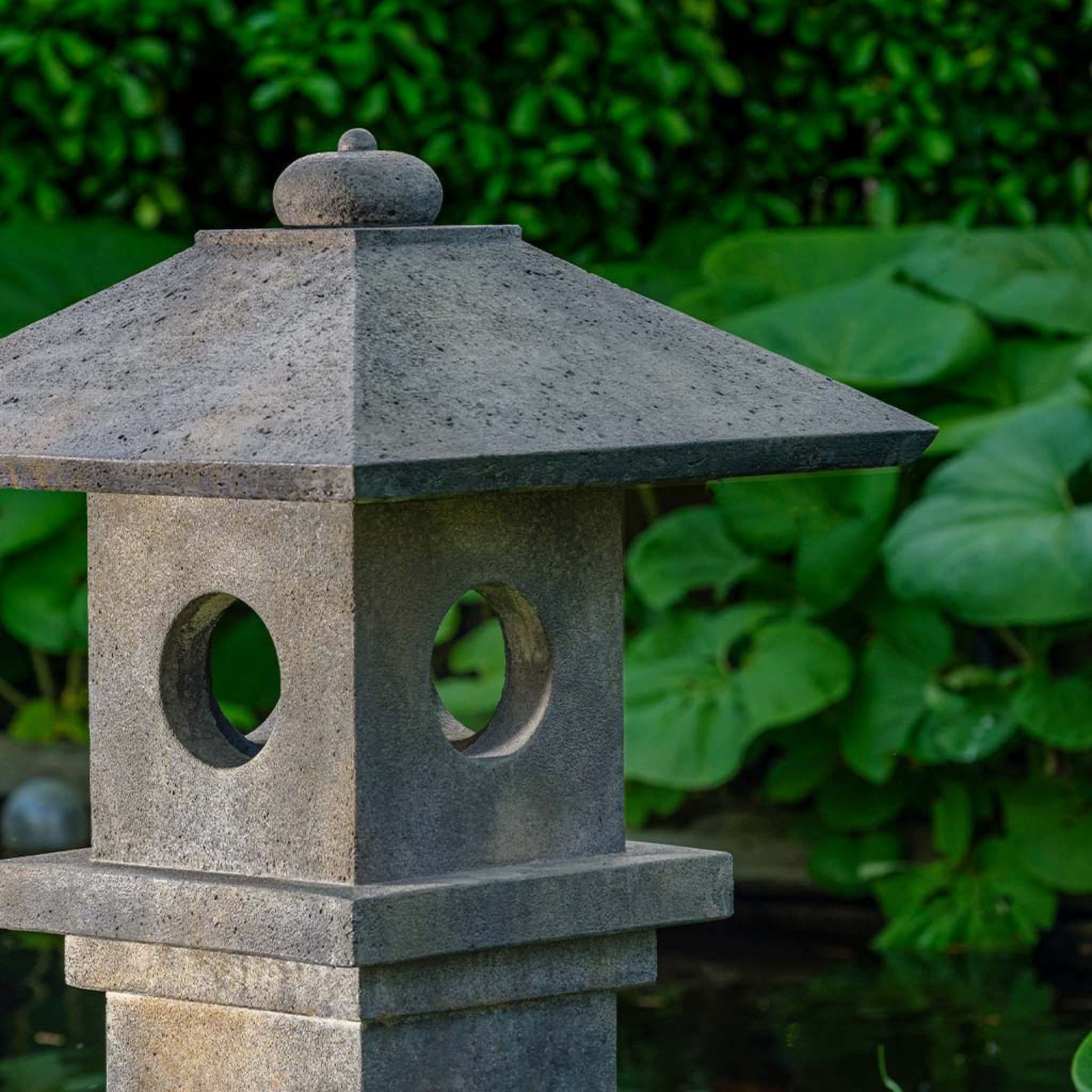 Aizu Lantern Concrete Garden Statue - Campania #OR190