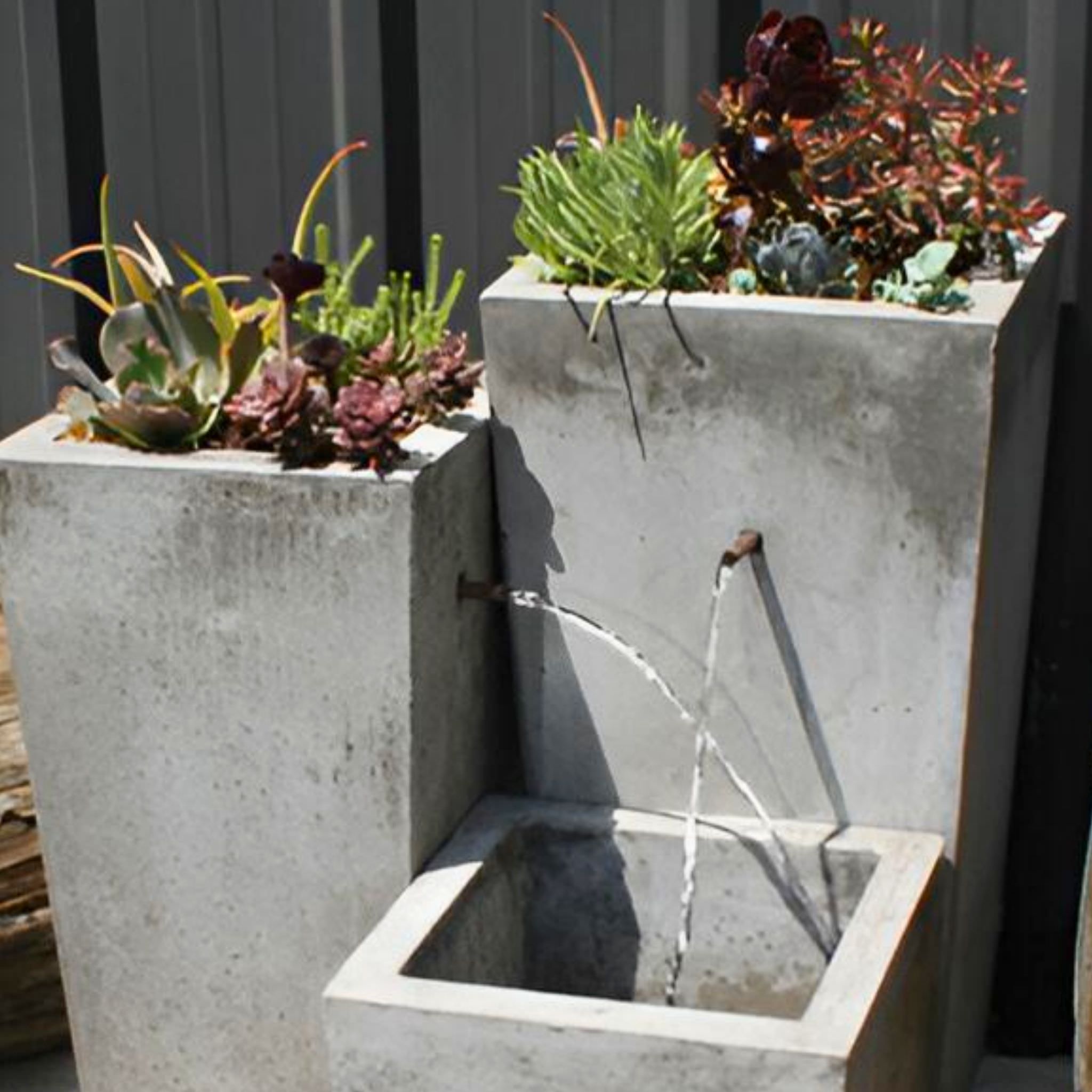 Moderno Concrete Planter Fountain - Fiore #219