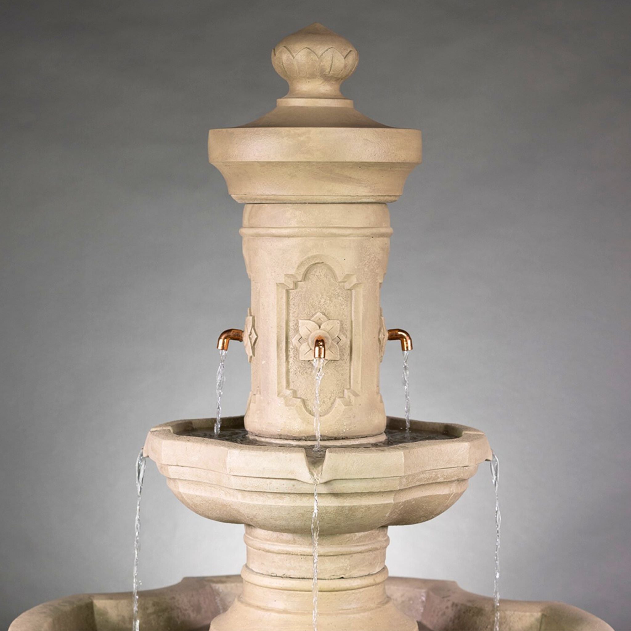 Ravello Courtyard Concrete Fountain - Giannini #1848