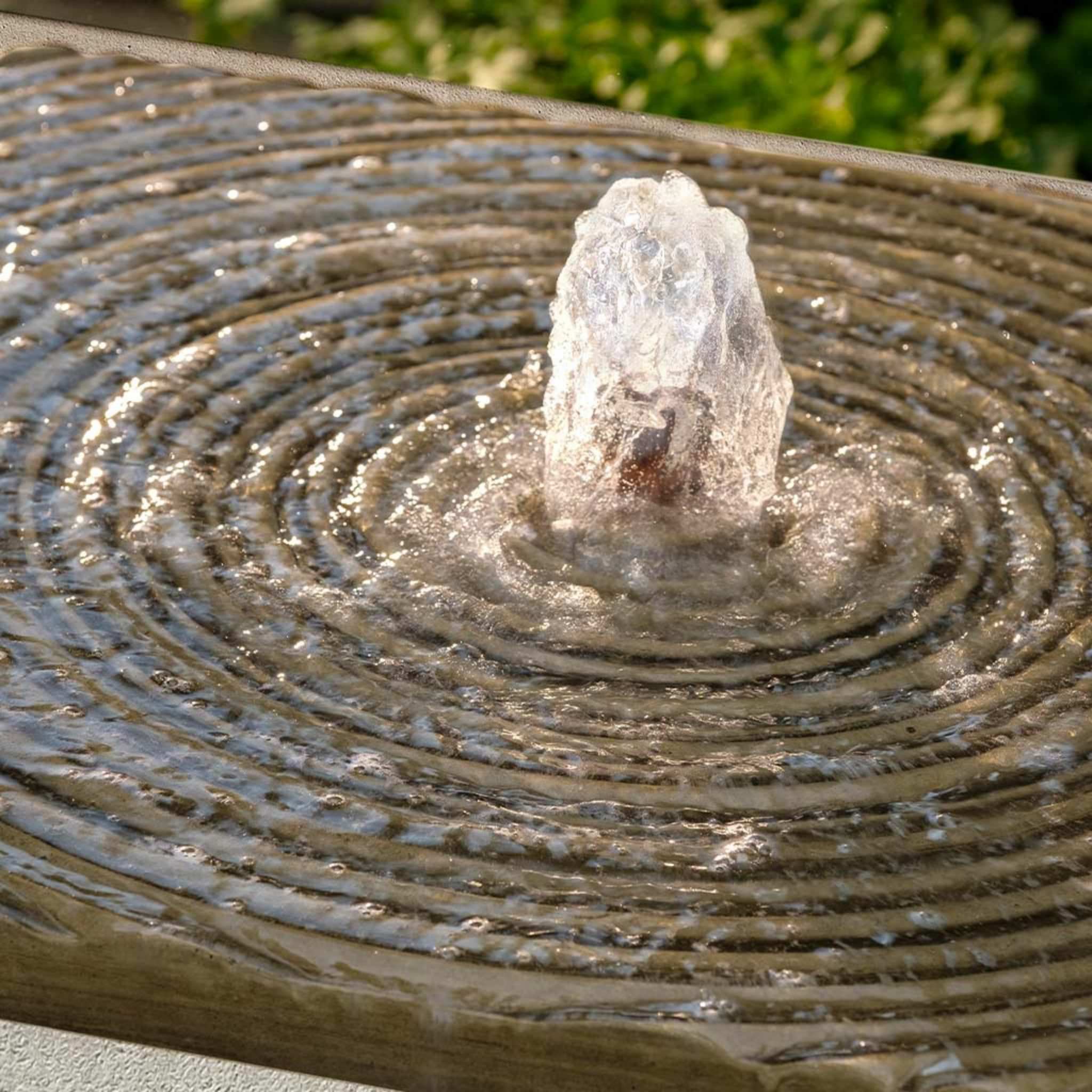 Onda Square Concrete Fountain - Campania