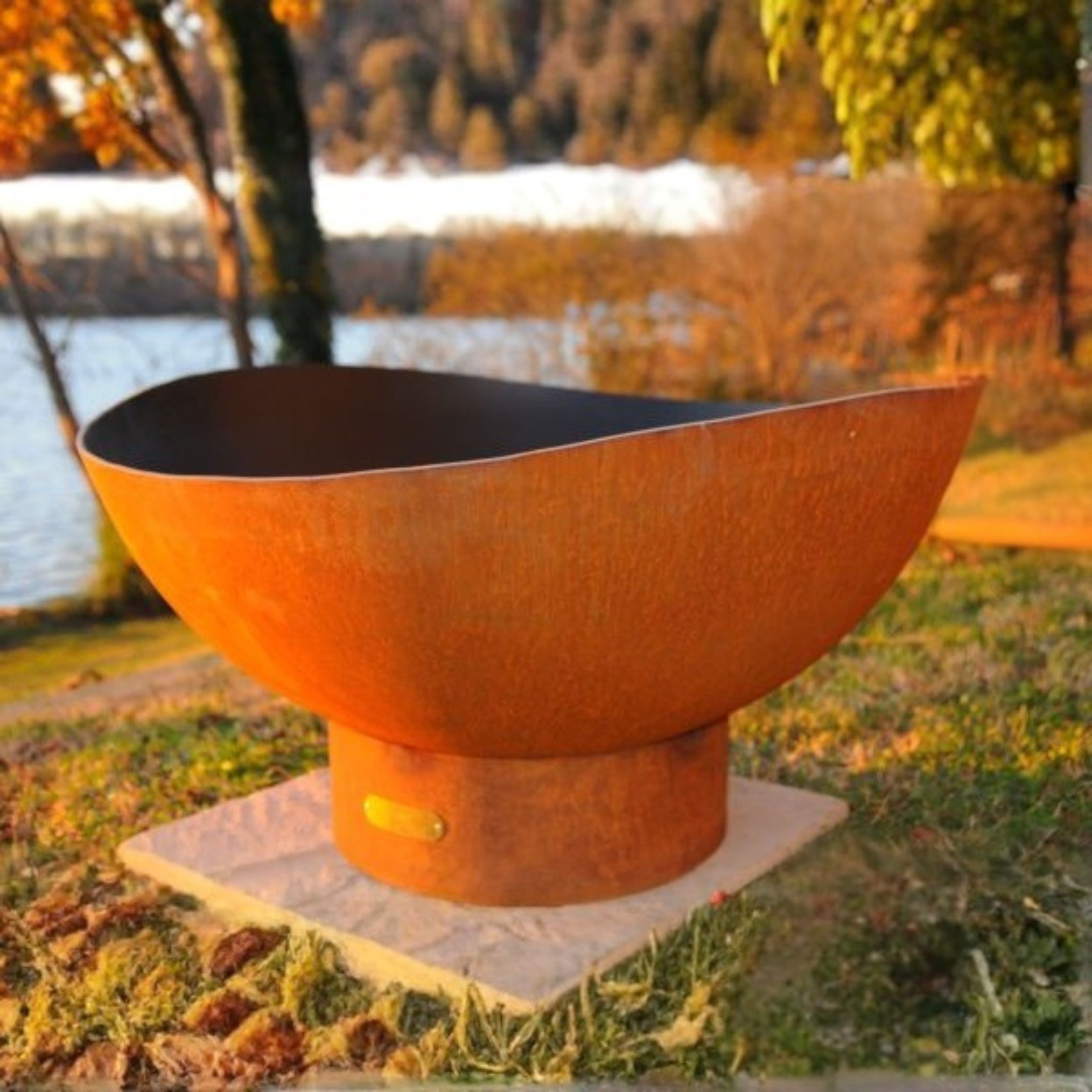 Scallop/Tidal Wood Burning Fire Pit in Steel - Thumbnail 2