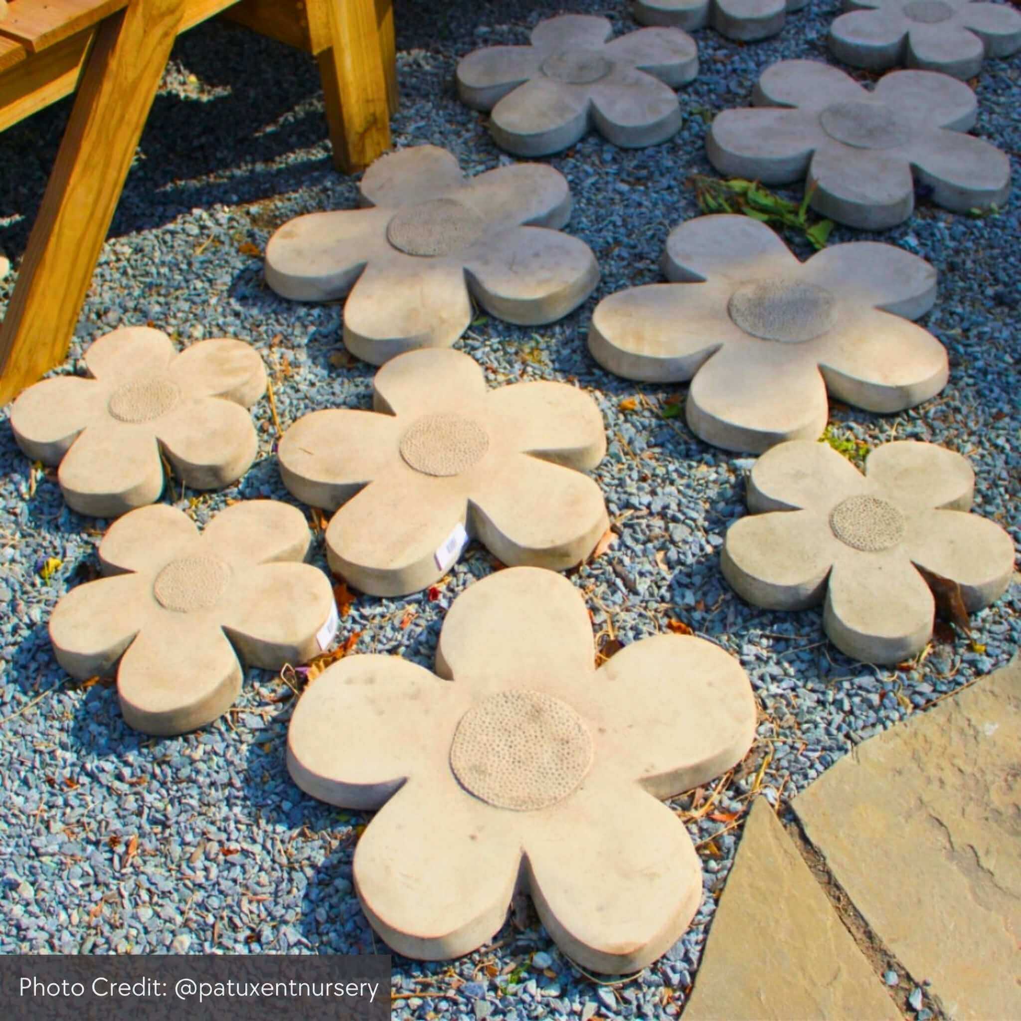 Flower Power Concrete Round Stepping Stones - Campania