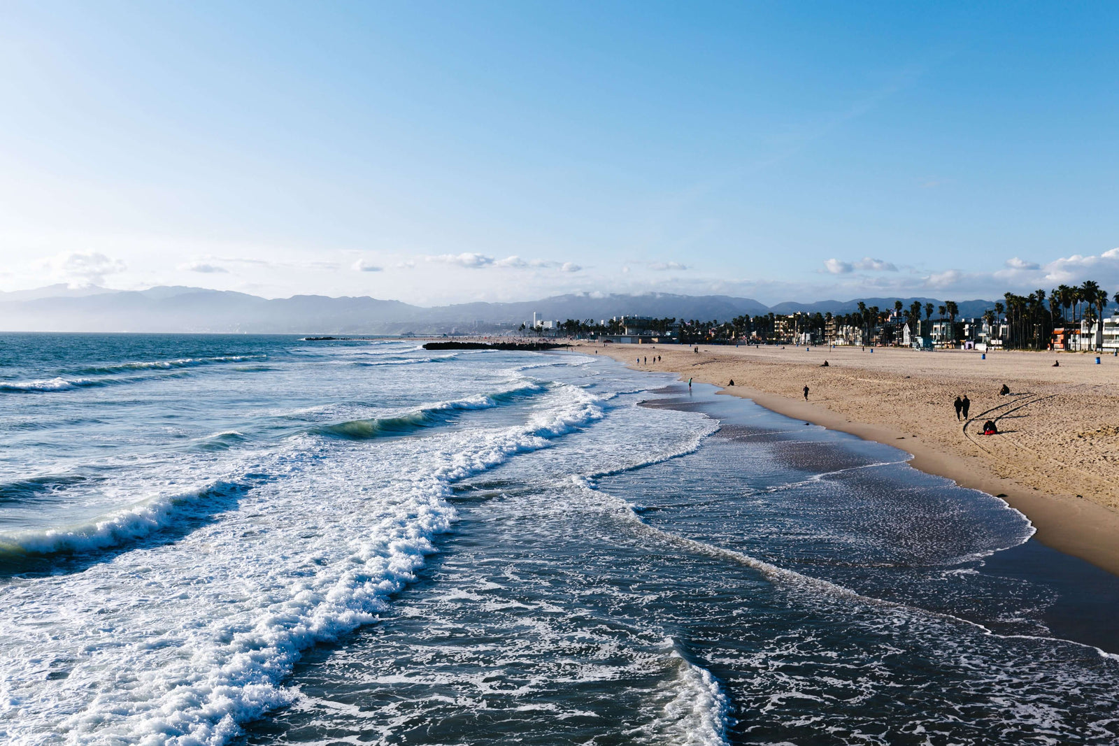 Ocean waves representing sound levels of outdoor water fountains